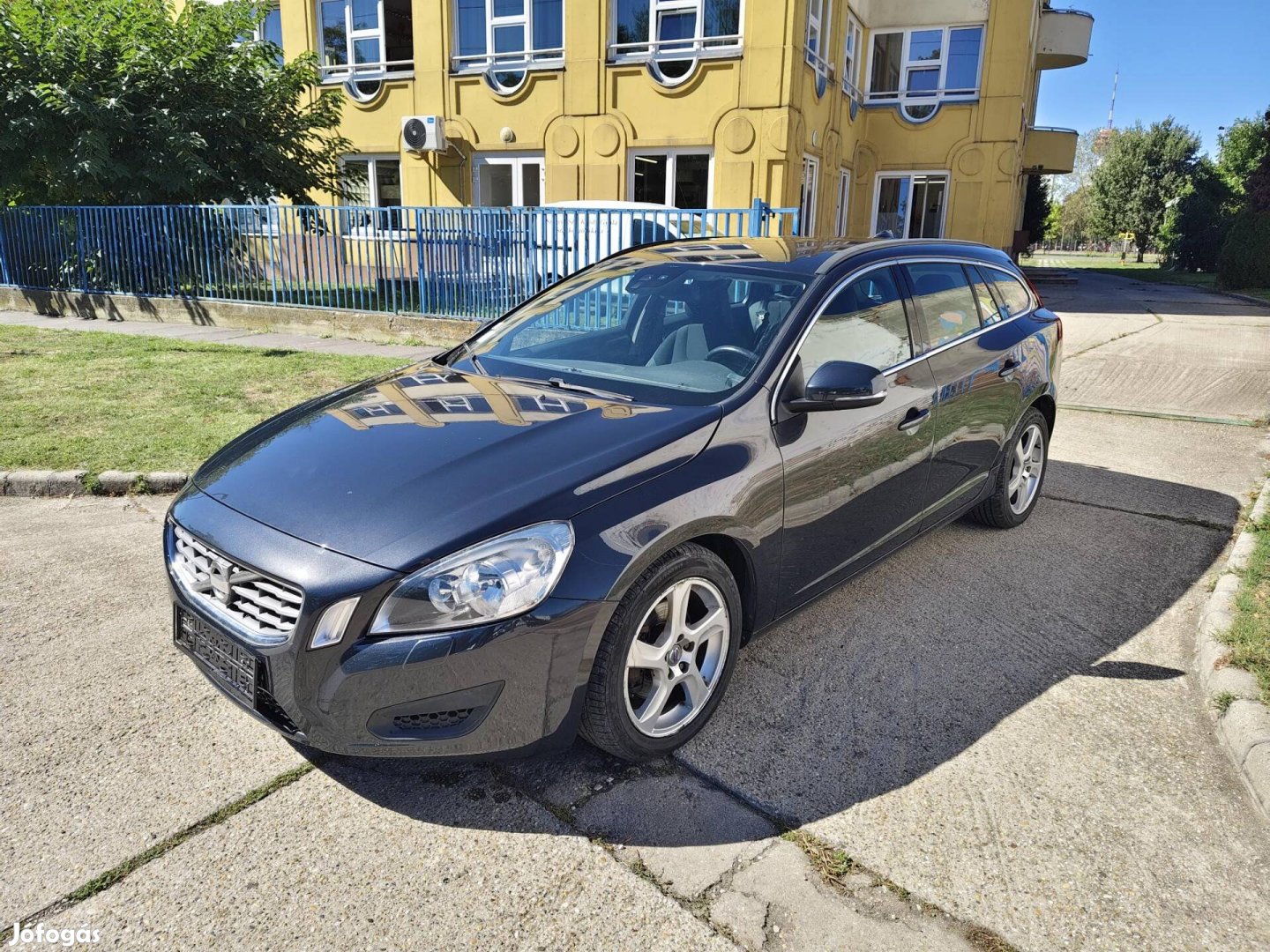 Volvo V60 2.0 D [D4] Momentum